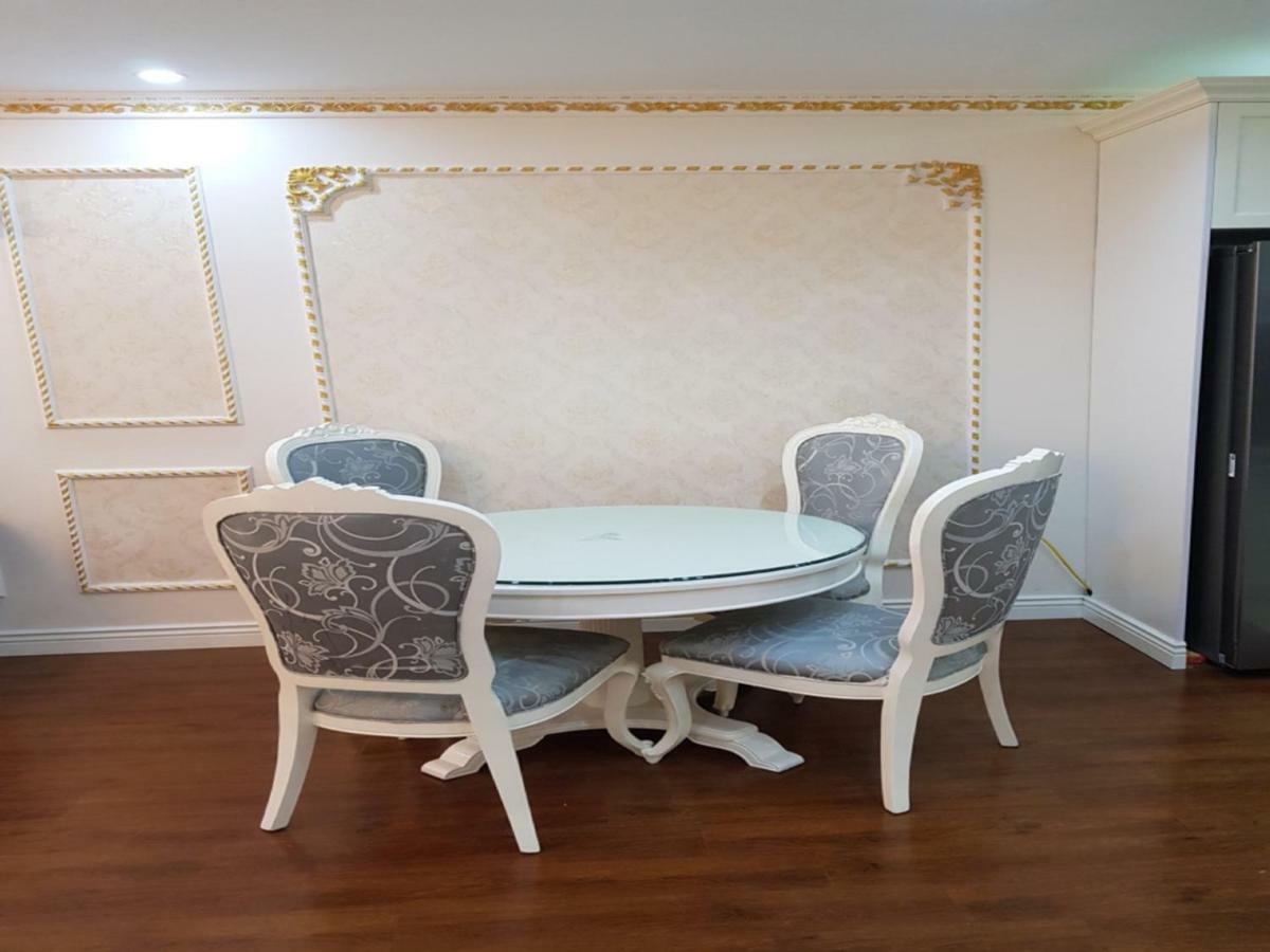 Khách sạn hẻo lánh Cohost Club Hồ Tây ở D' Le Roi Soleil Hà Nội